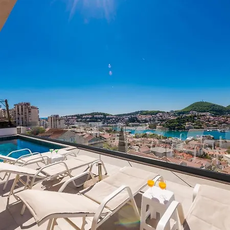 Makris No 2 Apartment
