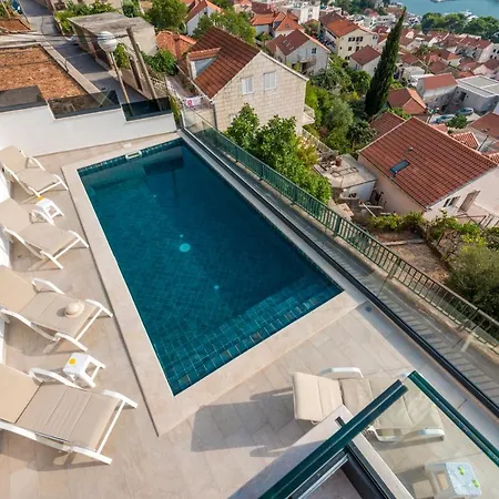 Makris No 2 *