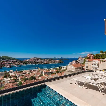 Apartment Makris No 2 *