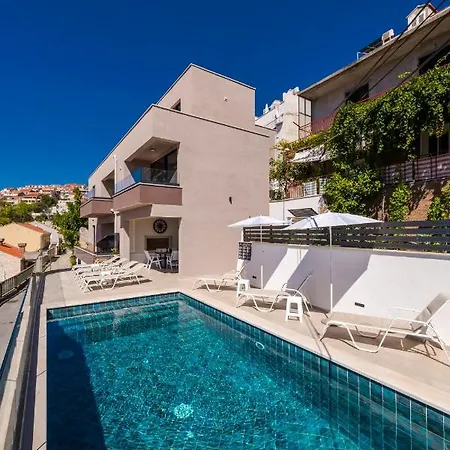 Apartment Makris No 2 *